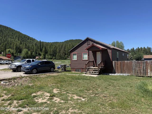 264 Sawmill Rd, Alpine, WY 83128