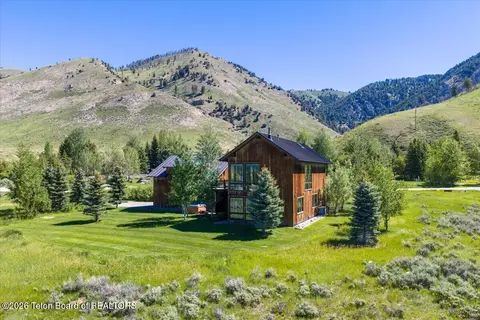 4305 S Little Horsethief Ln, Jackson, WY 83001