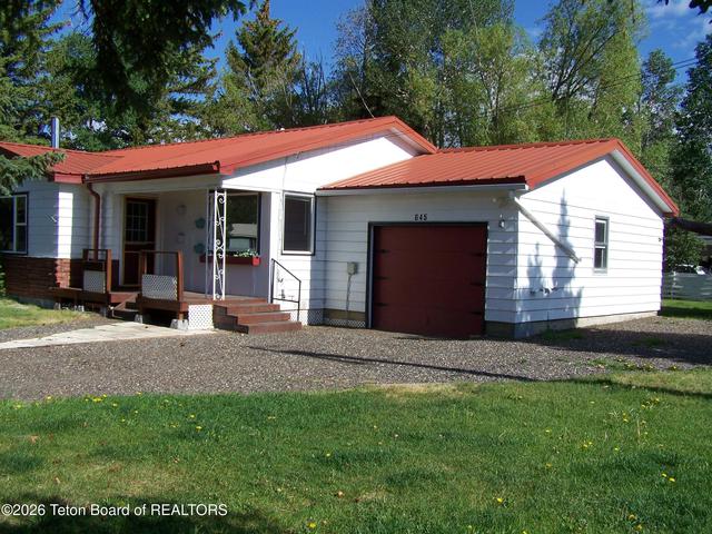 645 W Washington St, Pinedale, WY 82941