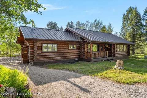 25777 N Yellowstone Trl, Moran, WY 83013