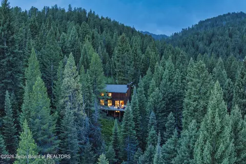 6586 W Lupine Trl, Wilson, WY 83014