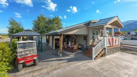 850 Buckboard Dr, Star Valley Ranch, WY 83127