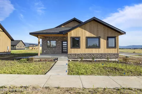 1015 Iroquois Ave, Driggs, ID 83422