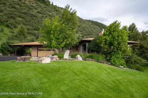590 E 5th Ave, Afton, WY 83110