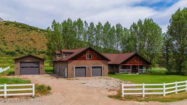 125 Wagon Rut Ln, Auburn, WY 83111