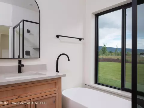 Bath - 535 Palisade Trl, Driggs, ID 83422 photo 1 of 4