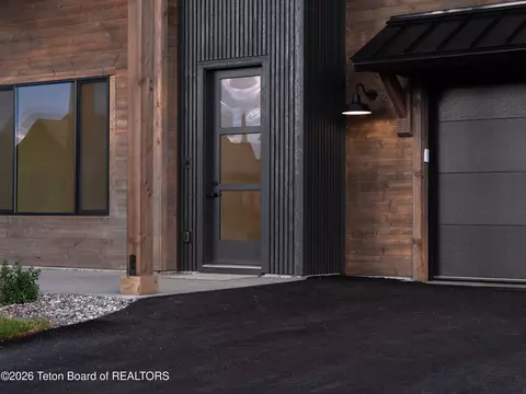 Exterior - 535 Palisade Trl, Driggs, ID 83422 photo 2 of 4