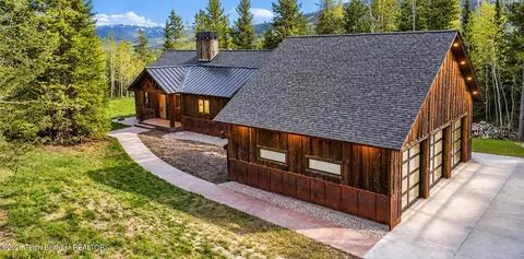 5727 Forest Ridge Rd, Victor, ID 83455