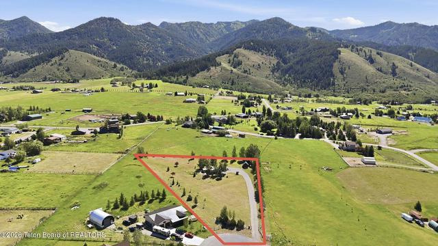 112 Pony Cir, Etna, WY 83118