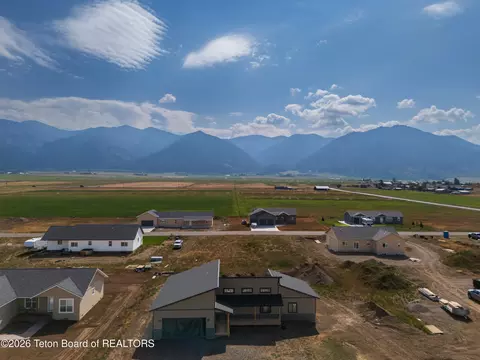 600 Little Greys Loop, Etna, WY 83118