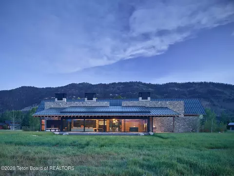 5370 W Fallen Pine Dr, Wilson, WY 83014