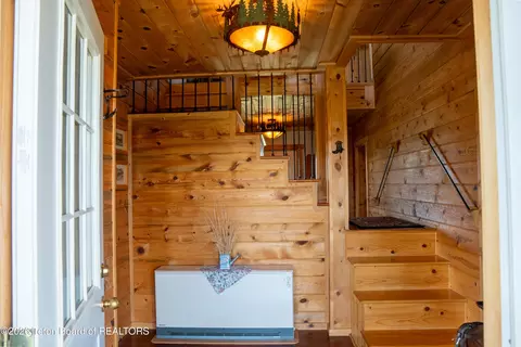 Entry Way - 41 Marsh Creek Rd, Cora, WY 82925 photo 1 of 4