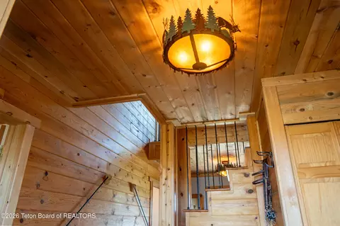 Entry Way - 41 Marsh Creek Rd, Cora, WY 82925 photo 2 of 4