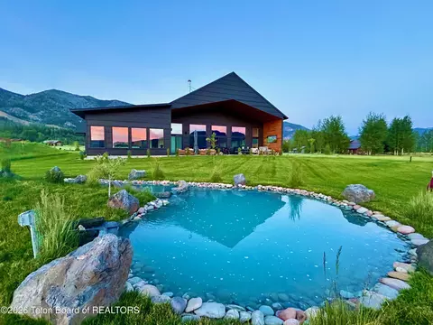 423 Palisades Dr, Alpine, WY 83128