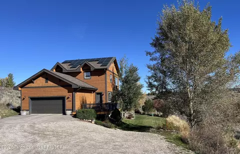 9561 Mountain View Dr, Tetonia, ID 83452