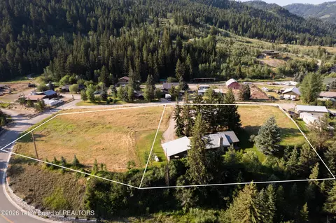 1805 E River Dr, Jackson, WY 83001