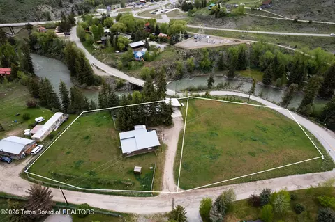View/Area - 1805 E River Dr, Jackson, WY 83001 photo 2 of 4