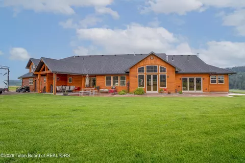 78 Red Fox Ln, Smoot, WY 83126