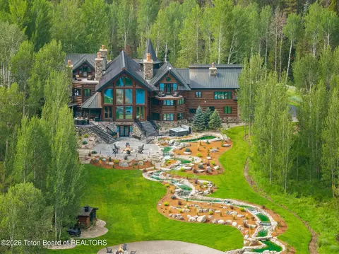 3355 S Fall Creek Rd, Wilson, WY 83014