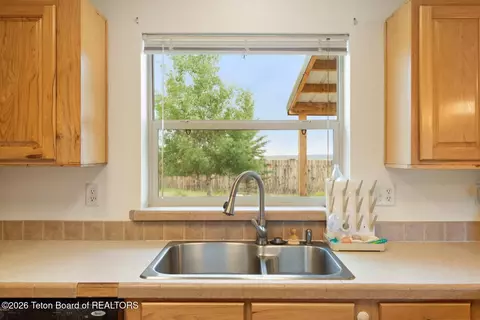 Kitchen - 48 E Fork Big Sandy, Boulder, WY 82923 photo 4 of 5