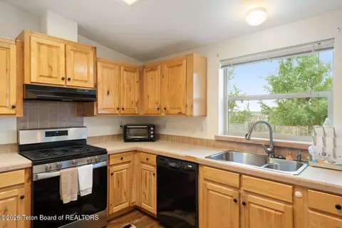 Kitchen - 48 E Fork Big Sandy, Boulder, WY 82923 photo 3 of 5