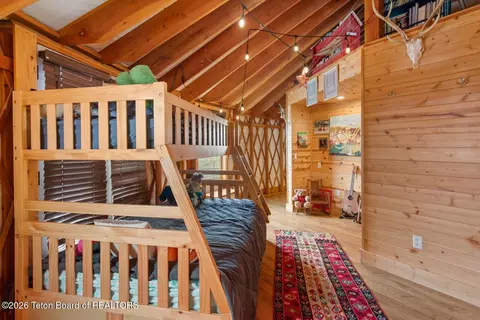 Bedroom - 72 E Fork Big Sandy Rd, Boulder, WY 82923 photo 2 of 8