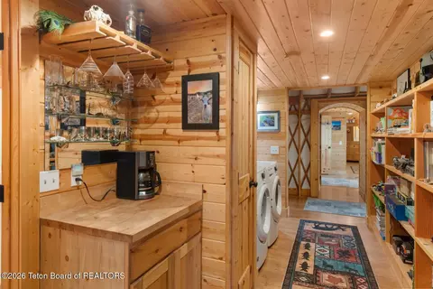 Entry Way - 72 E Fork Big Sandy Rd, Boulder, WY 82923 photo 2 of 7