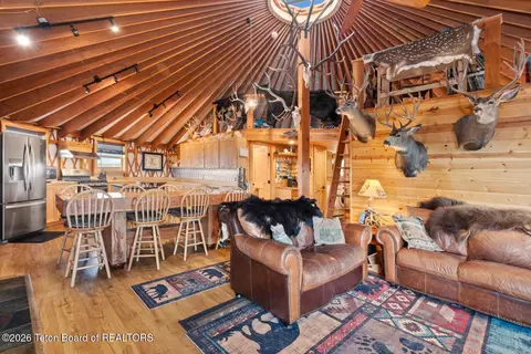 72 E Fork Big Sandy Rd, Boulder, WY 82923