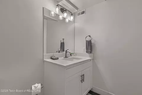 Bath - 2352 Iron Wood Dr, Driggs, ID 83422 photo 6 of 7