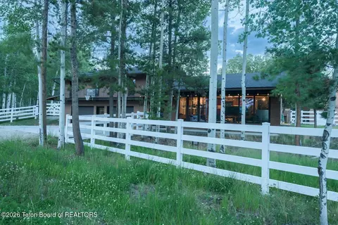 559 Moose St, Pinedale, WY 82941