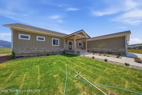 330 Mantua Mdws Ln, Afton, WY 83110