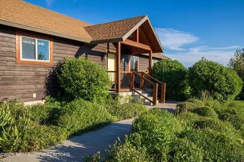 247 Freedom Ln, Etna, WY 83118