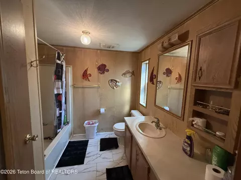 Bath - 640 E Howard Ave, Driggs, ID 83422 photo 2 of 2