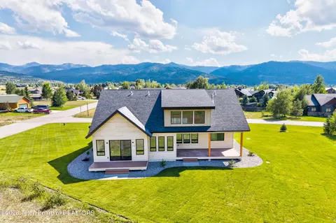 320 Kristen St, Victor, ID 83455