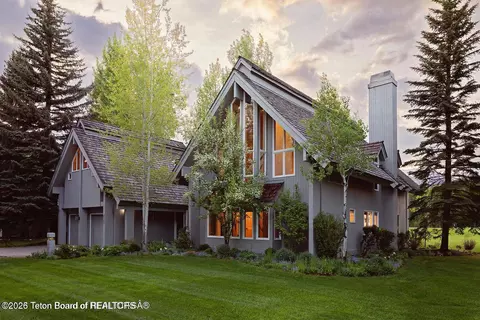 3065 N Mountain Maple Ln, Wilson, WY 83014