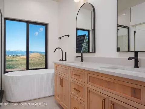 Bath - 1652 Jackrabbit Ln, Driggs, ID 83422 photo 1 of 5
