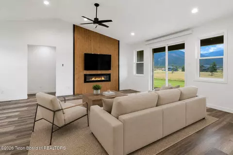 205 Sweetgrass Trl, Alpine, WY 83128