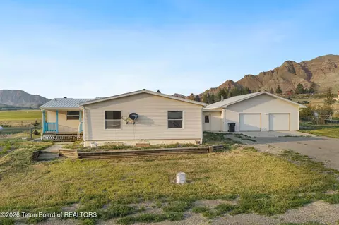 1422 E Fairview Dr, Dubois, WY 82513