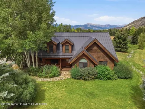 725 Palomino Dr, Jackson, WY 83001