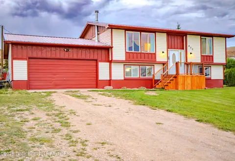 800 Bailey Loop, La Barge, WY 83123