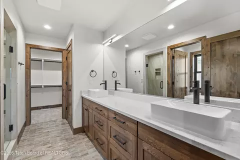 Bath - 84 Lookout Cir, Irwin, ID 83428 photo 1 of 5