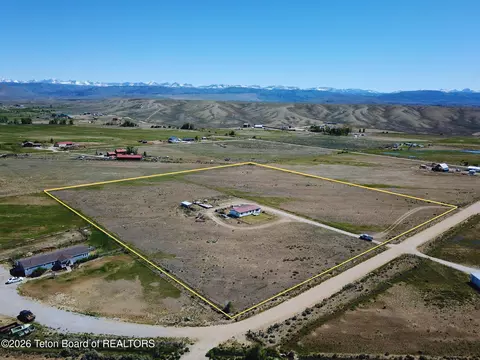 22 Gary Ln, Pinedale, WY 82941