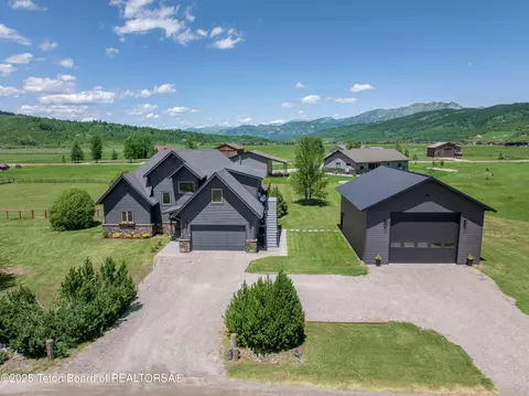 92 Ashley Dr, Alpine, WY 83128
