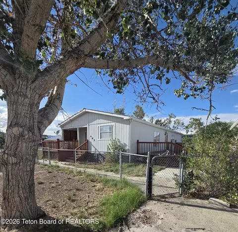 462 W Sixth Ave, La Barge, WY 83123