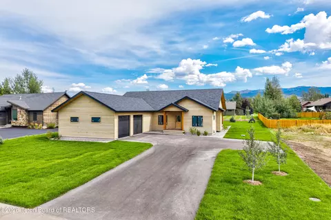 8265 Cutthroat Ln, Victor, ID 83455