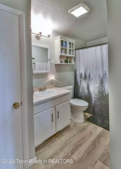 Bath - 855 Piney Dr, Big Piney, WY 83113 photo 1 of 1