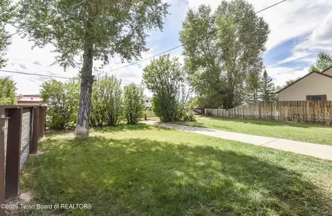 Exterior - 855 Piney Dr, Big Piney, WY 83113 photo 3 of 6