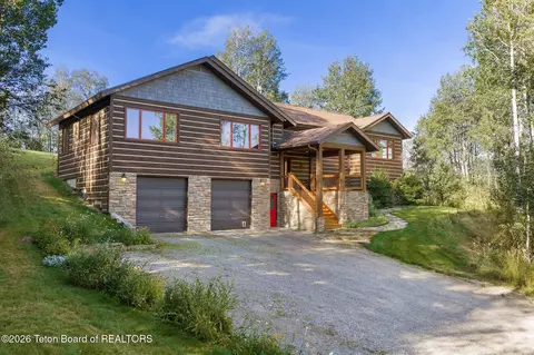 644 Aspen Hill Dr, Alpine, WY 83128
