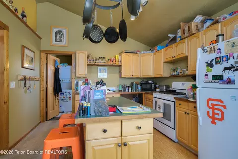 Kitchen - 515 Cobblecrest Rd, Driggs, ID 83422 photo 2 of 5