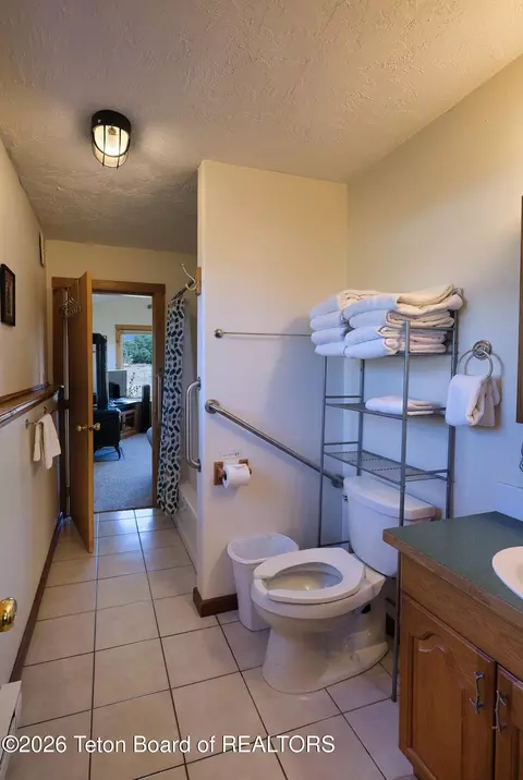 Bath - 515 Cobblecrest Rd, Driggs, ID 83422 photo 2 of 2